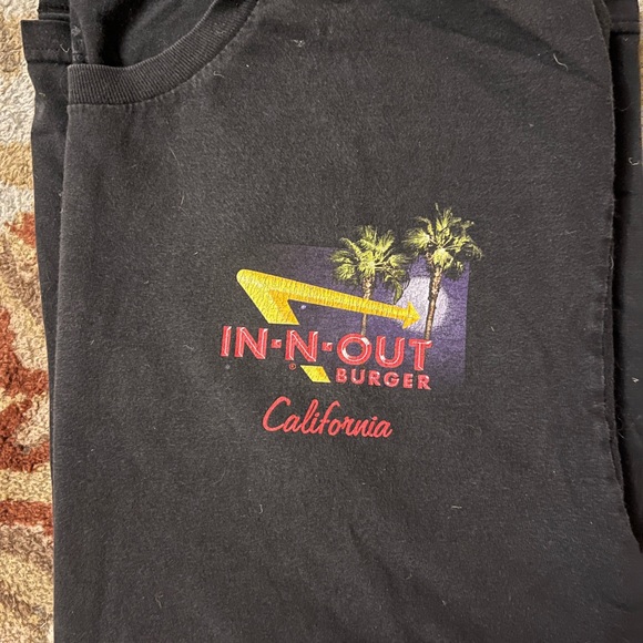 In-N-Out California Burger Tee Size L - Picture 3 of 3
